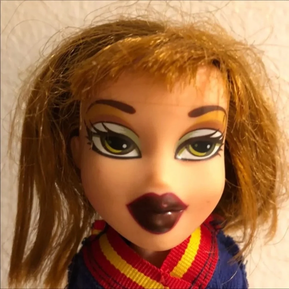 Bratz Doll Comes With No Feet‎